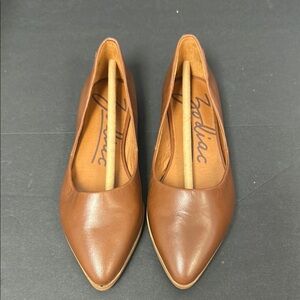 Zodiac Women's Tan Leather Flats